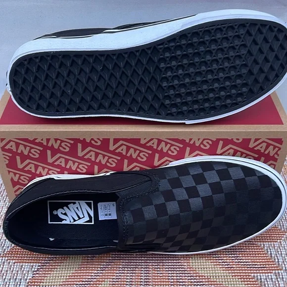 Vans WMNS Classic Slip-On (Checkerboard)Black/BlackVN000EYE276Sneakers